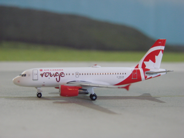 Airbus A319 Air Canada Rouge