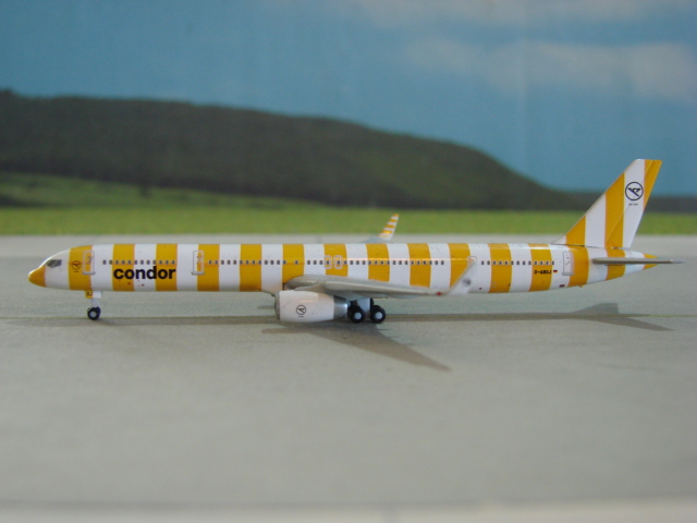 Boeing 757-300 Condor