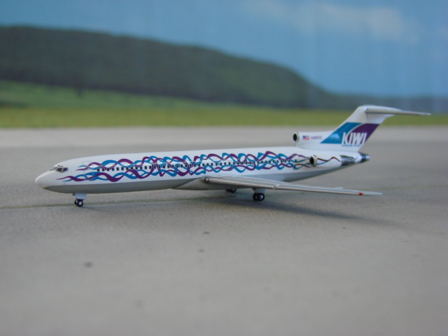 Boeing 727-200 KIWI International Airlines