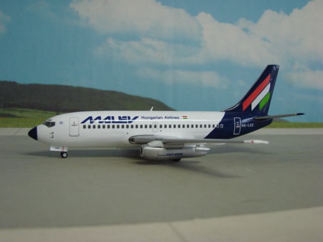 Boeing 737-200 Malev