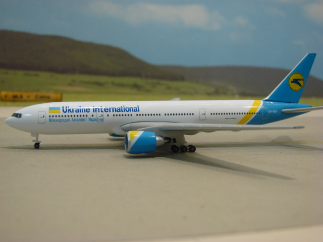 Boeing 777-200 Ukraine International Airlines