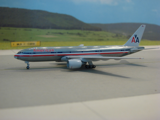 Boeing 777-200 American Airlines