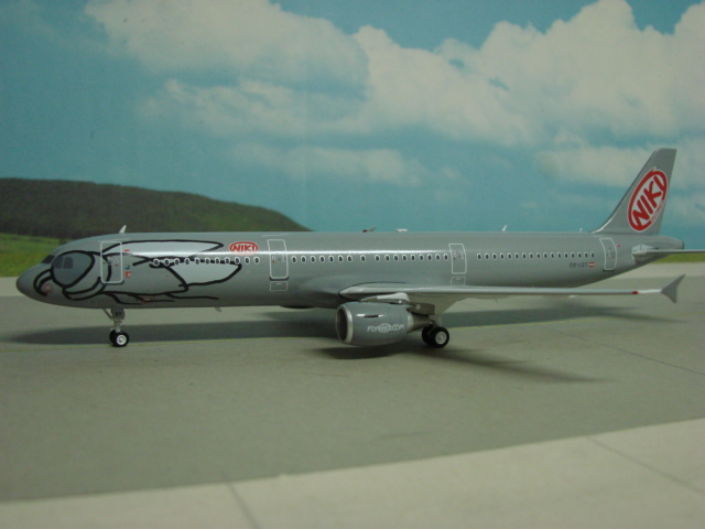 Airbus A321-200 FlyNiki