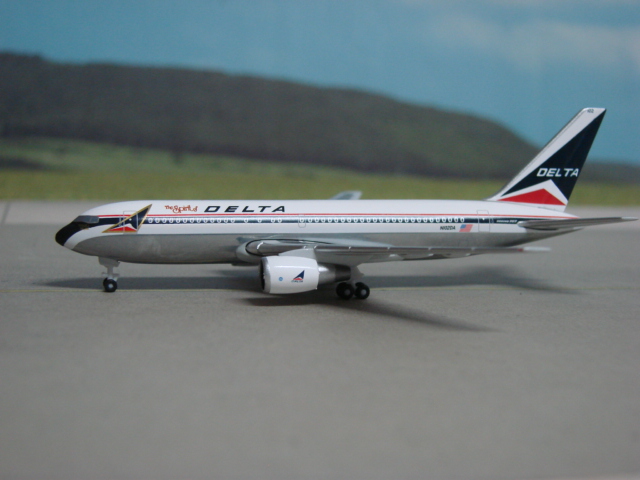 Boeing 767-200 Delta Air Lines