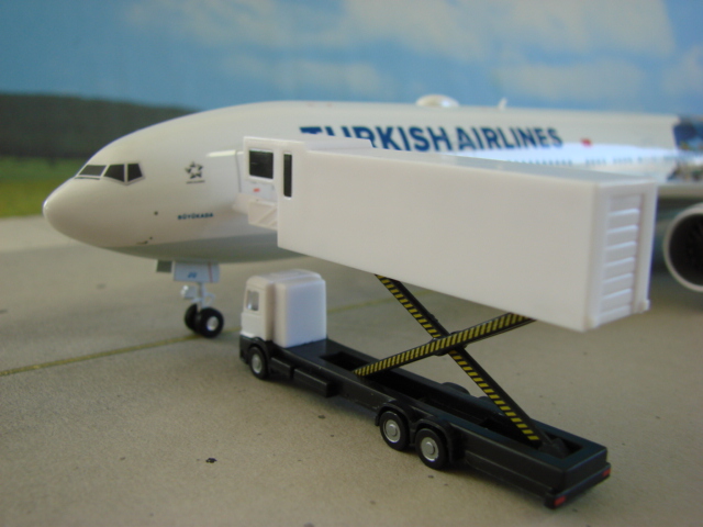 Scenix - A380 Cateringfahrzeug