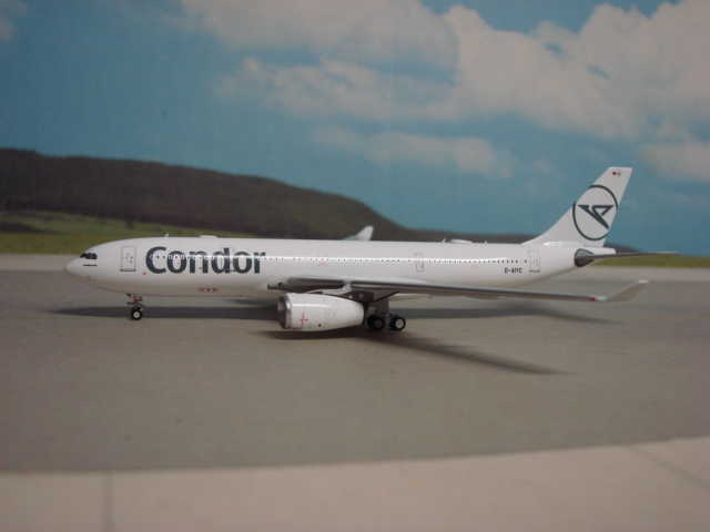 Airbus A330-200 Condor