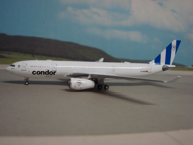 Airbus A330-200 Condor