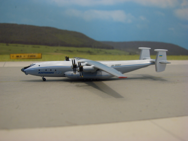 Antonov AN-22 "Antei"