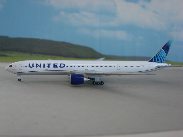Boeing 777-300ER United Airlines