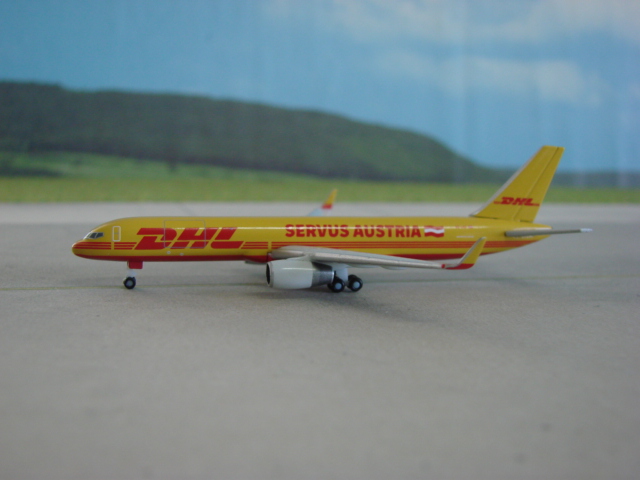 Boeing 757-200 DHL Air Austria
