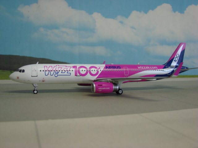 Airbus A321-200 WIZZ Airlines