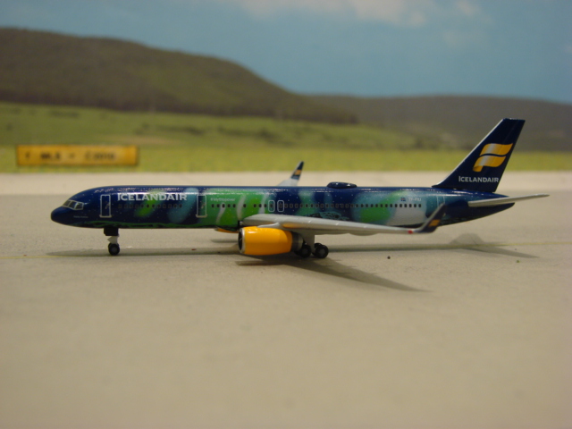 Boeing 757-200WL Icelandair